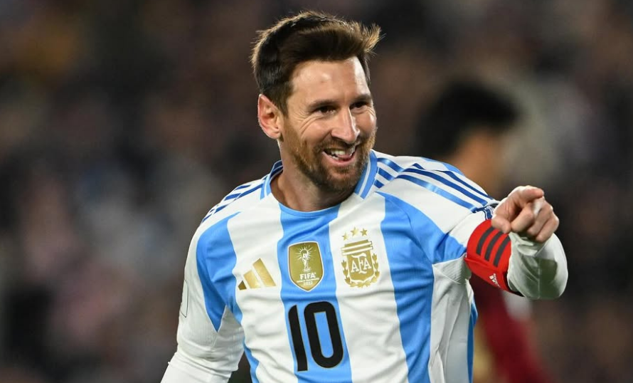 Argentina 3-0 Venezuela | Messi brilla en el Monumental y la Albiceleste cierra con autoridad la penúltima fecha