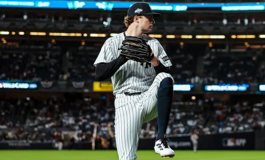 Cam Schlittler guía a Yankees a la Serie Divisional con una joya histórica