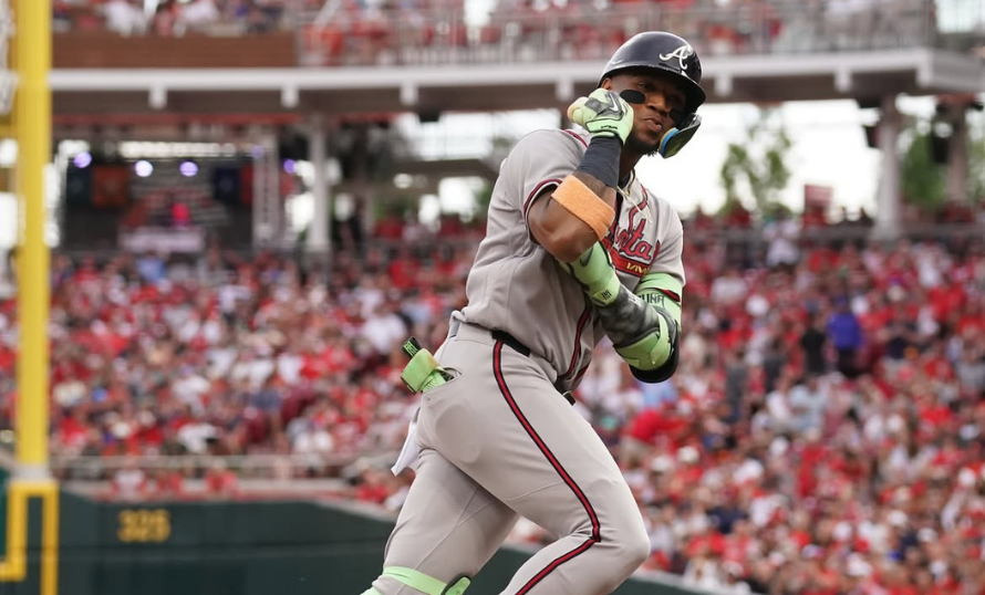 Ronald Acuña Jr. hace historia: llega a 200 jonrones y 200 bases robadas en MLB
